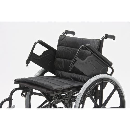 Кресло-коляска ивалидная стальная FS 951 В-56 (56см) пневматические колеса "Мега-Оптим".